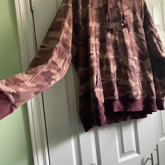 Pink camouflage light weight pull over hoodie - Picture 4 of 4